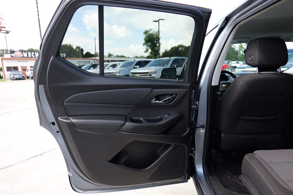 Photo 34 of this CHEVROLET TRAVERSE