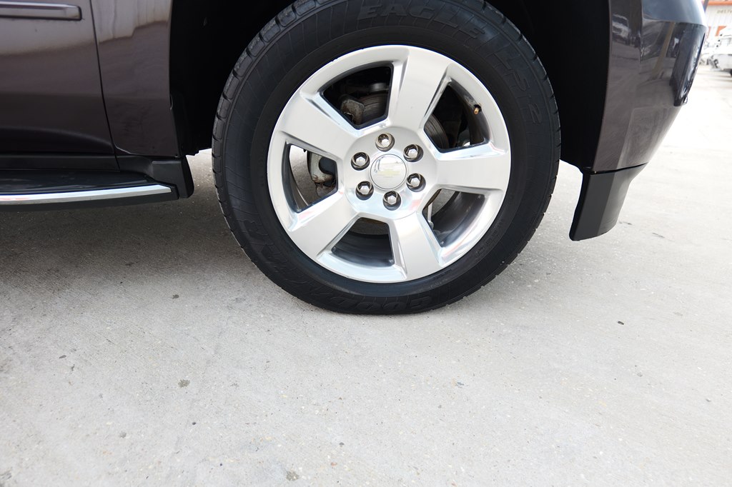 Photo 48 of this CHEVROLET TAHOE