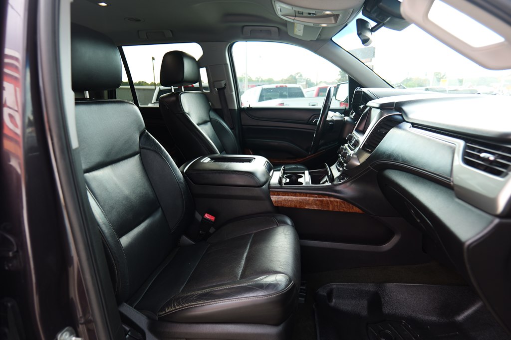 Photo 44 of this CHEVROLET TAHOE