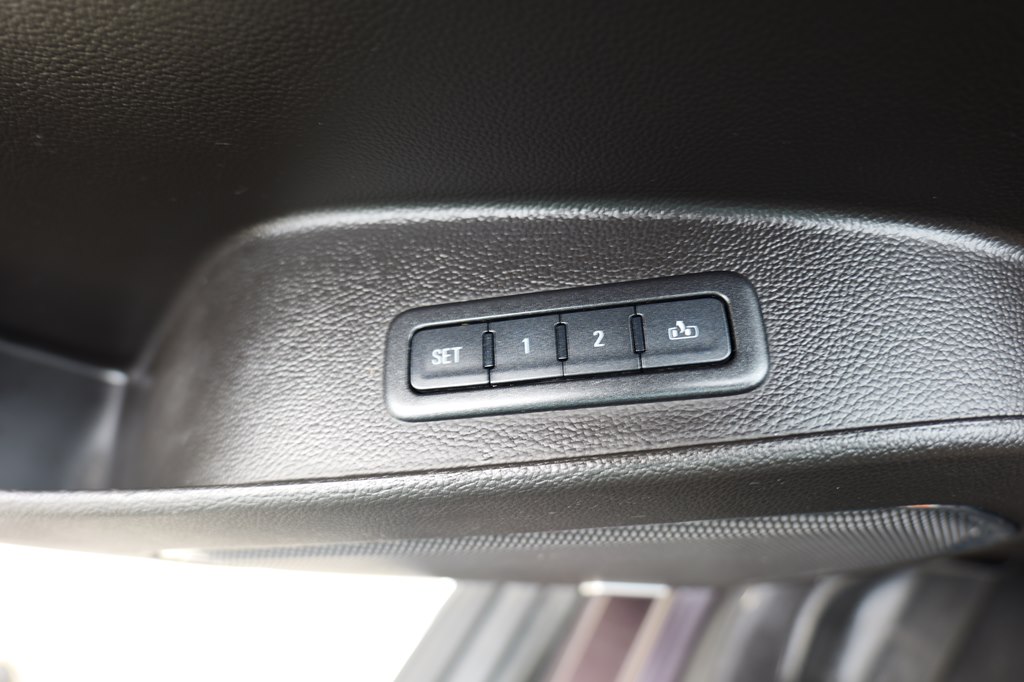 Photo 15 of this CHEVROLET TAHOE