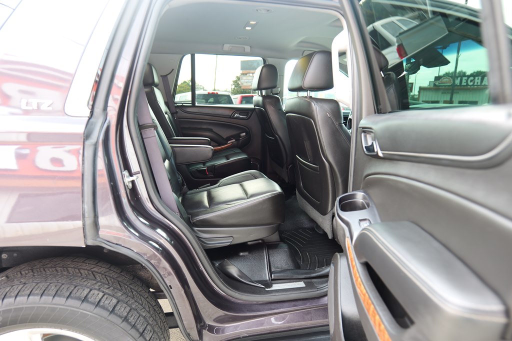 Photo 38 of this CHEVROLET TAHOE