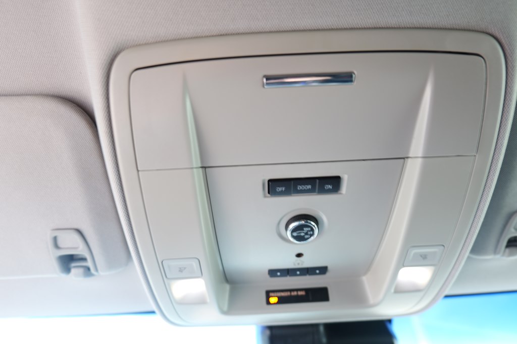 Photo 25 of this CHEVROLET TAHOE