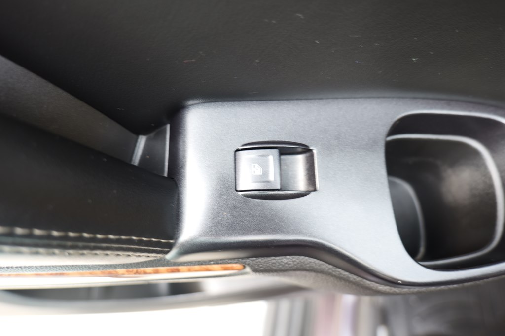 Photo 31 of this CHEVROLET TAHOE
