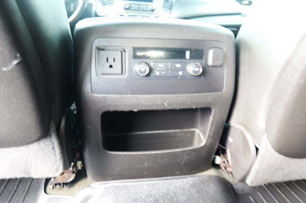 Photo 32 of this CHEVROLET TAHOE