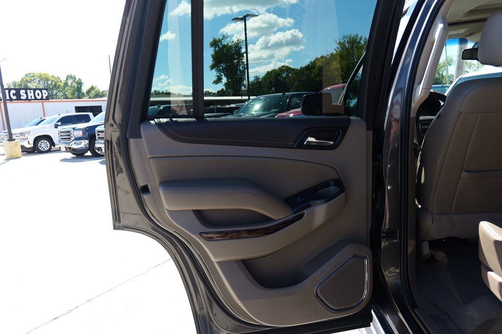 Photo 36 of this GMC YUKON