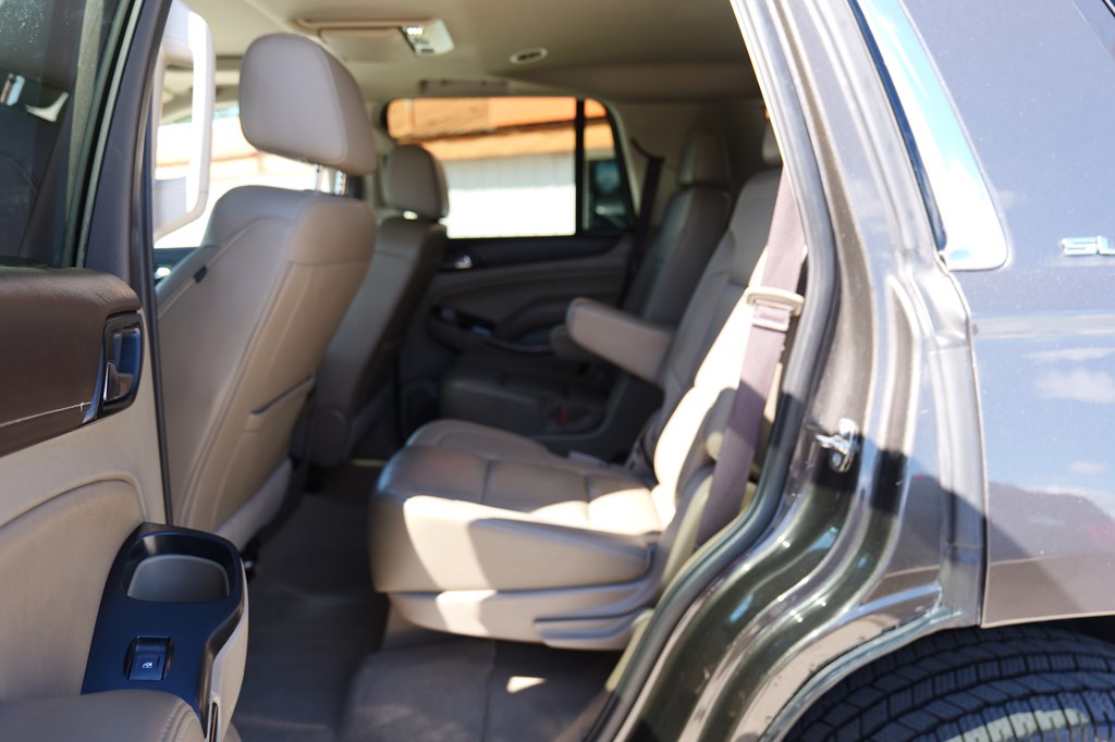 Photo 33 of this GMC YUKON