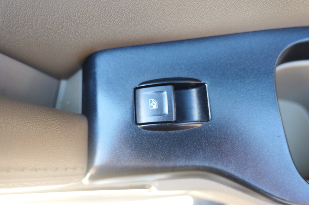 Photo 37 of this GMC YUKON