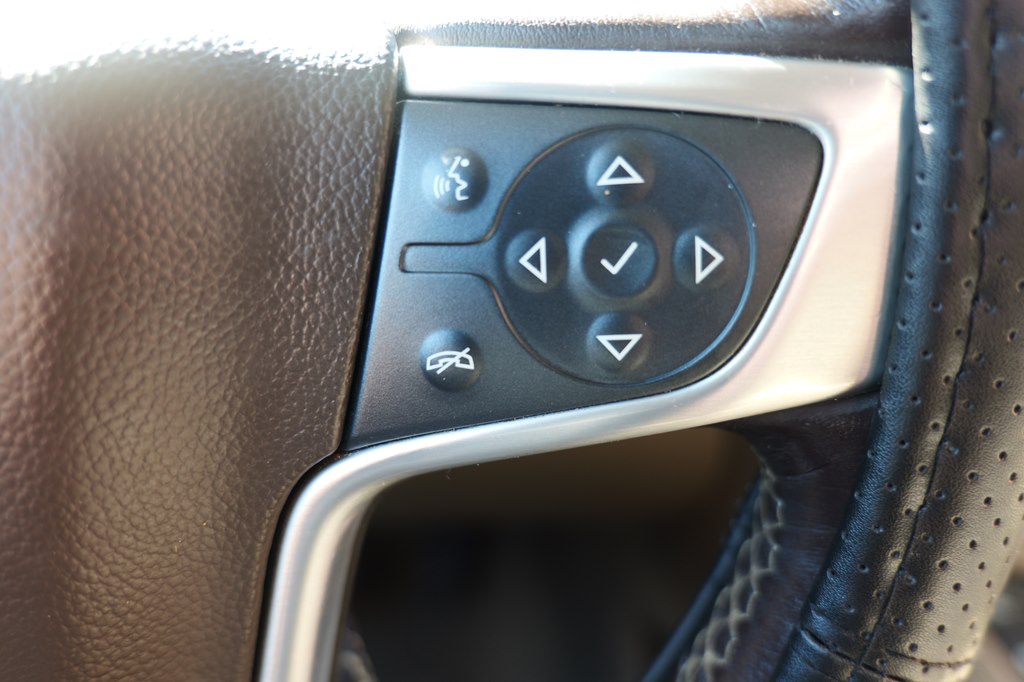Photo 18 of this GMC YUKON