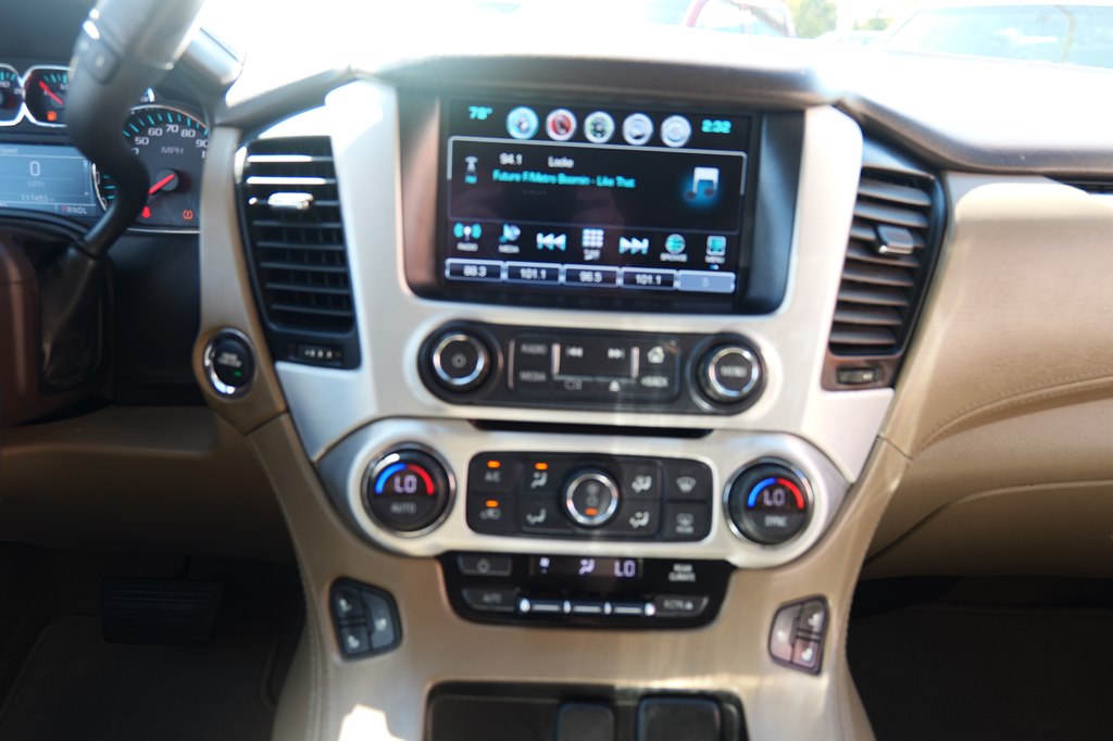 Photo 21 of this GMC YUKON