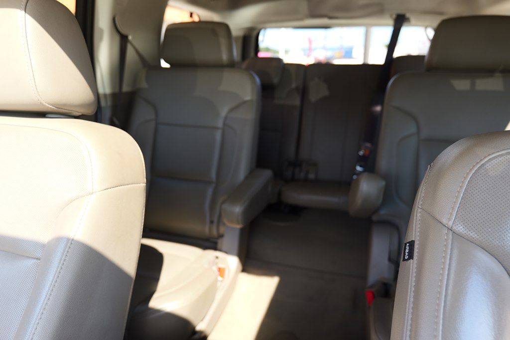Photo 32 of this GMC YUKON