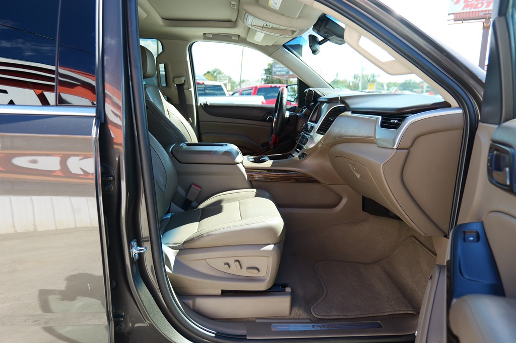 Photo 51 of this GMC YUKON