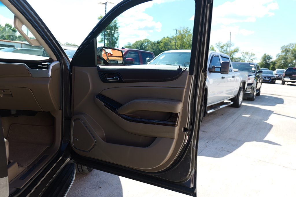 Photo 56 of this GMC YUKON