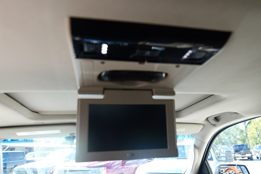 Photo 41 of this GMC YUKON