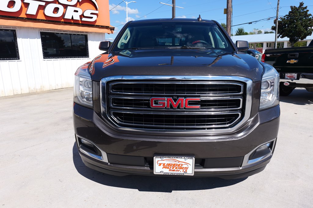 Photo 2 of this GMC YUKON