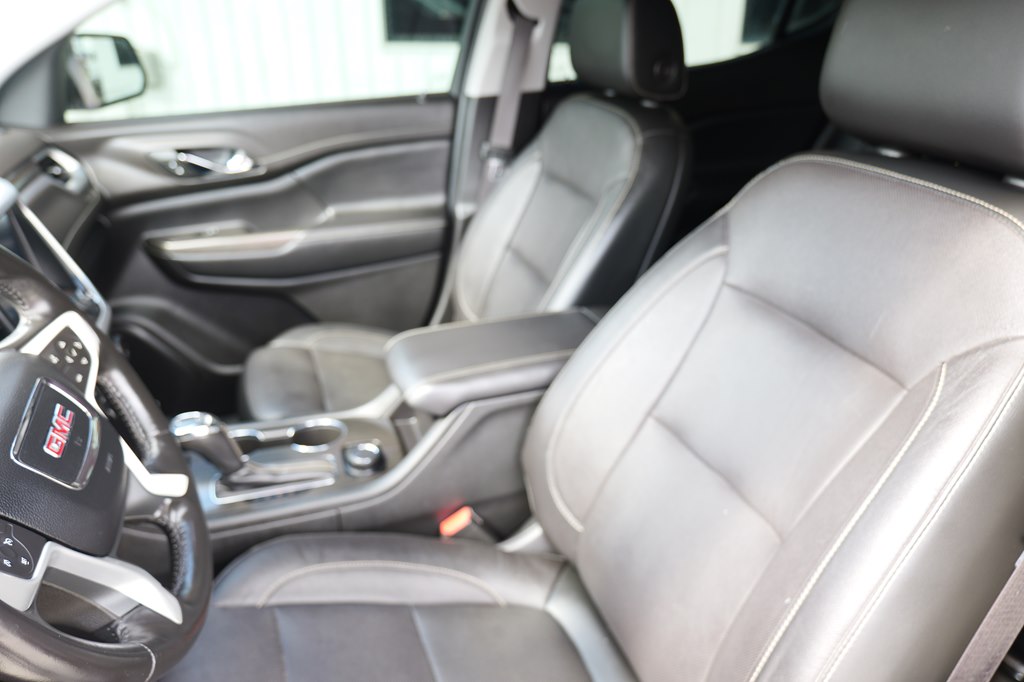 Photo 11 of this GMC ACADIA