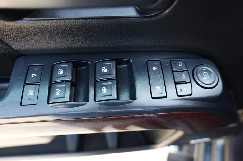 Photo 16 of this GMC SIERRA