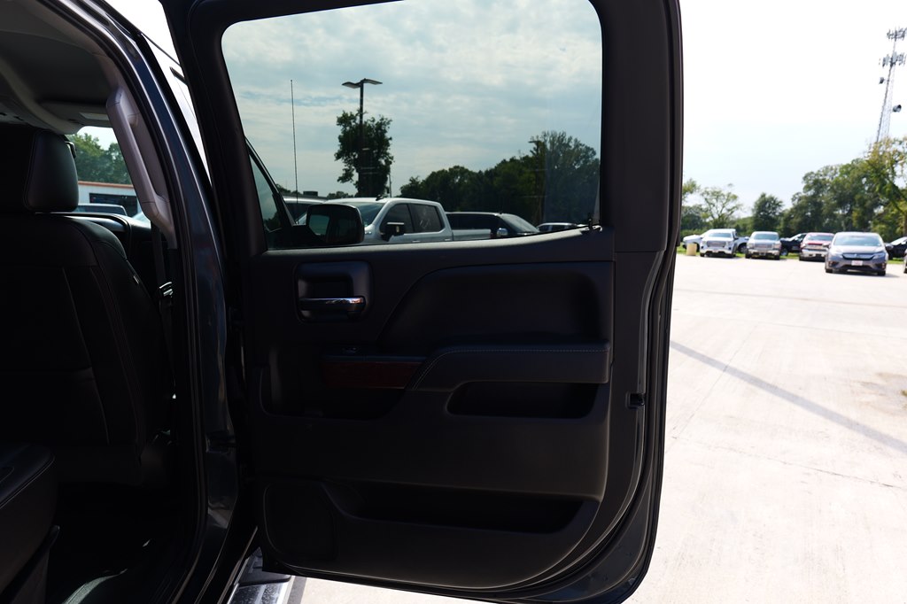 Photo 40 of this GMC SIERRA