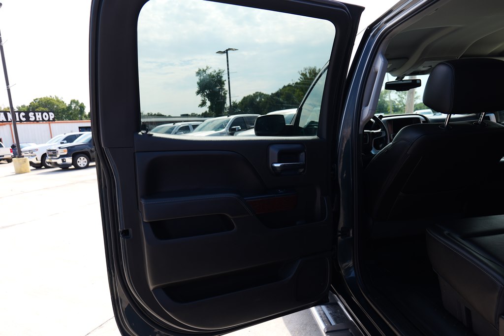 Photo 33 of this GMC SIERRA