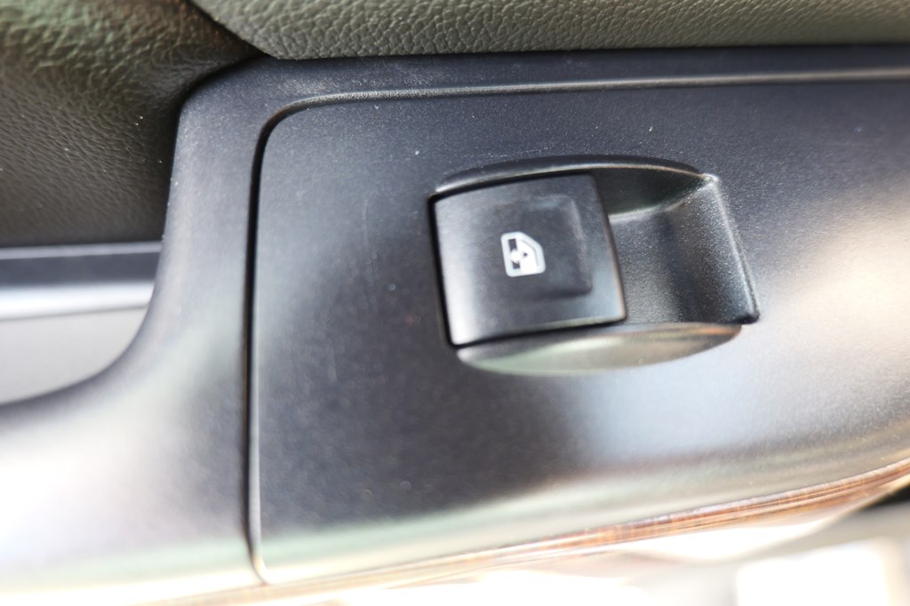 Photo 32 of this GMC SIERRA
