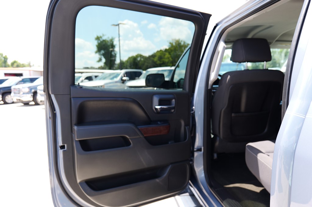 Photo 31 of this GMC SIERRA