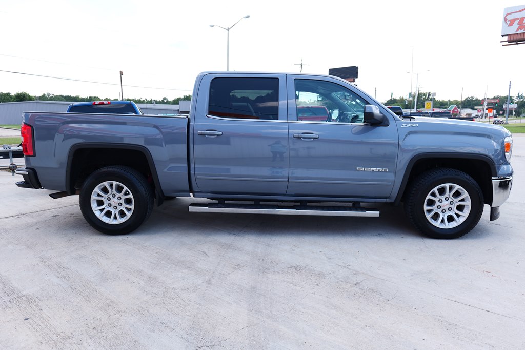 Photo 4 of this GMC SIERRA
