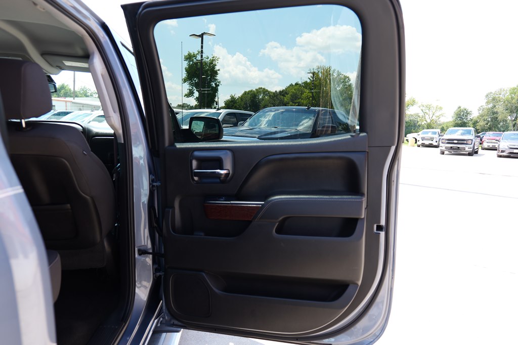 Photo 39 of this GMC SIERRA