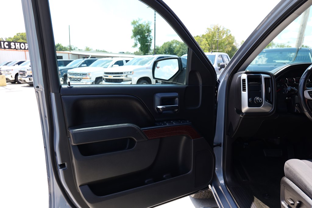Photo 13 of this GMC SIERRA