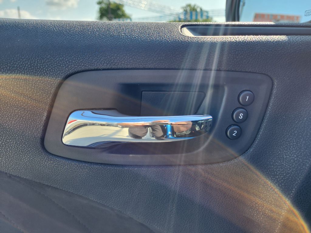 Photo 18 of this DODGE CHARGER