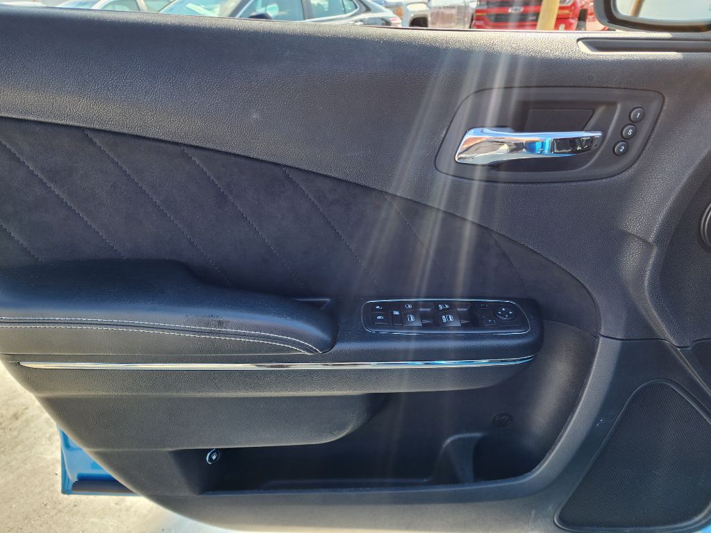 Photo 16 of this DODGE CHARGER