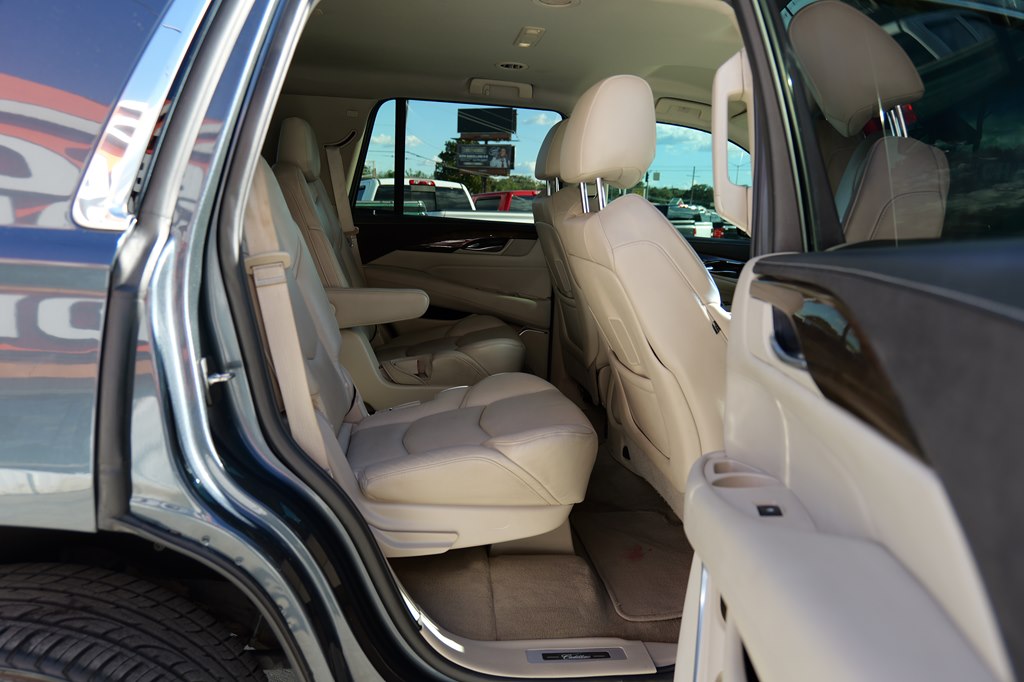 Photo 41 of this CADILLAC ESCALADE