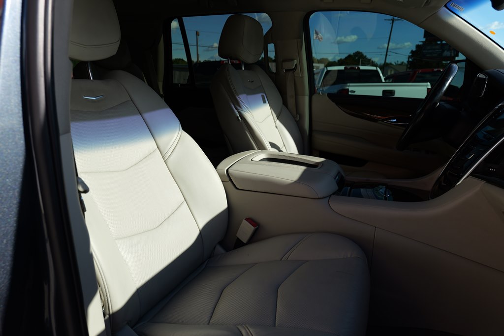 Photo 46 of this CADILLAC ESCALADE