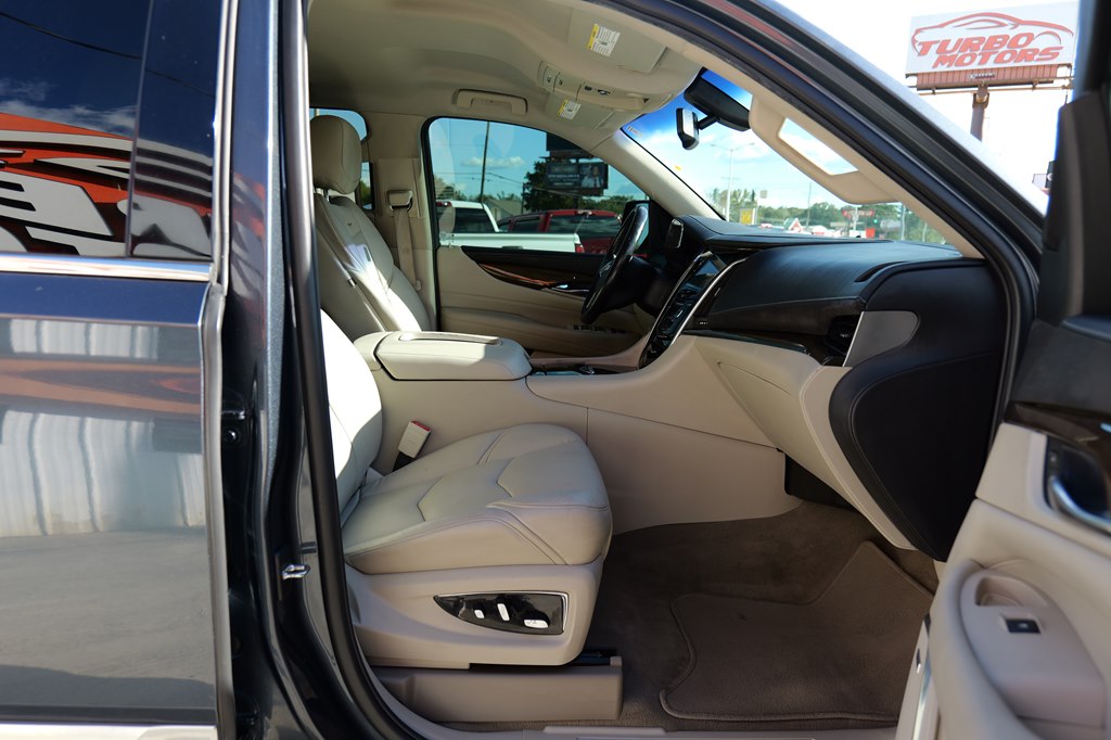 Photo 45 of this CADILLAC ESCALADE