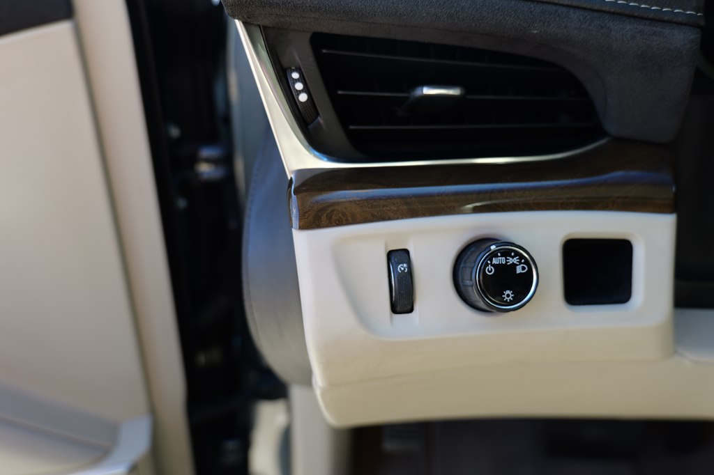 Photo 16 of this CADILLAC ESCALADE