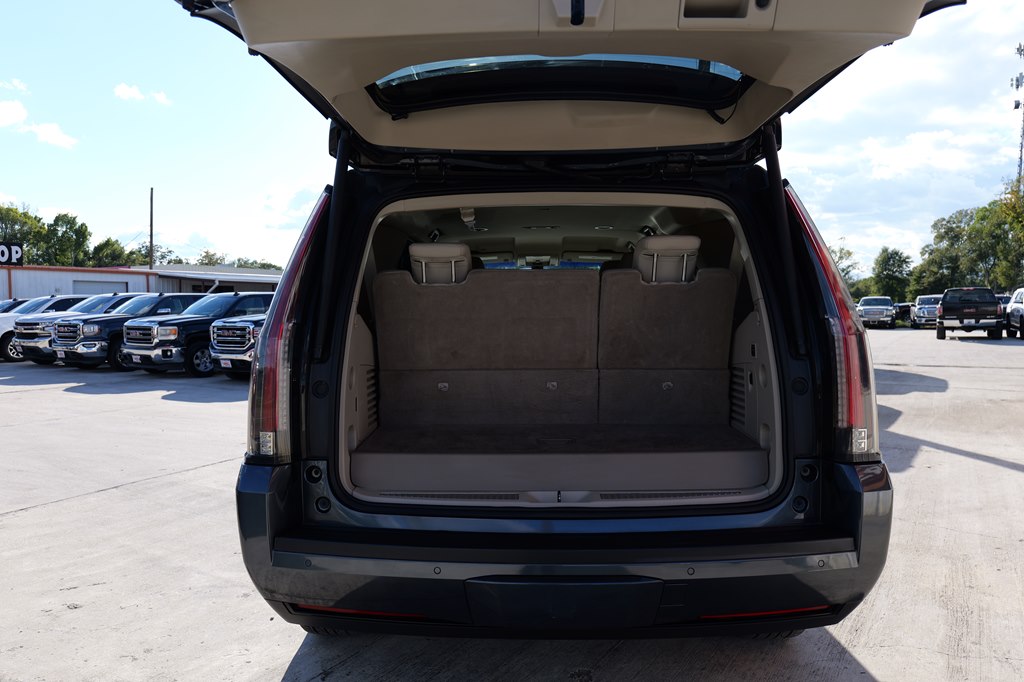 Photo 38 of this CADILLAC ESCALADE