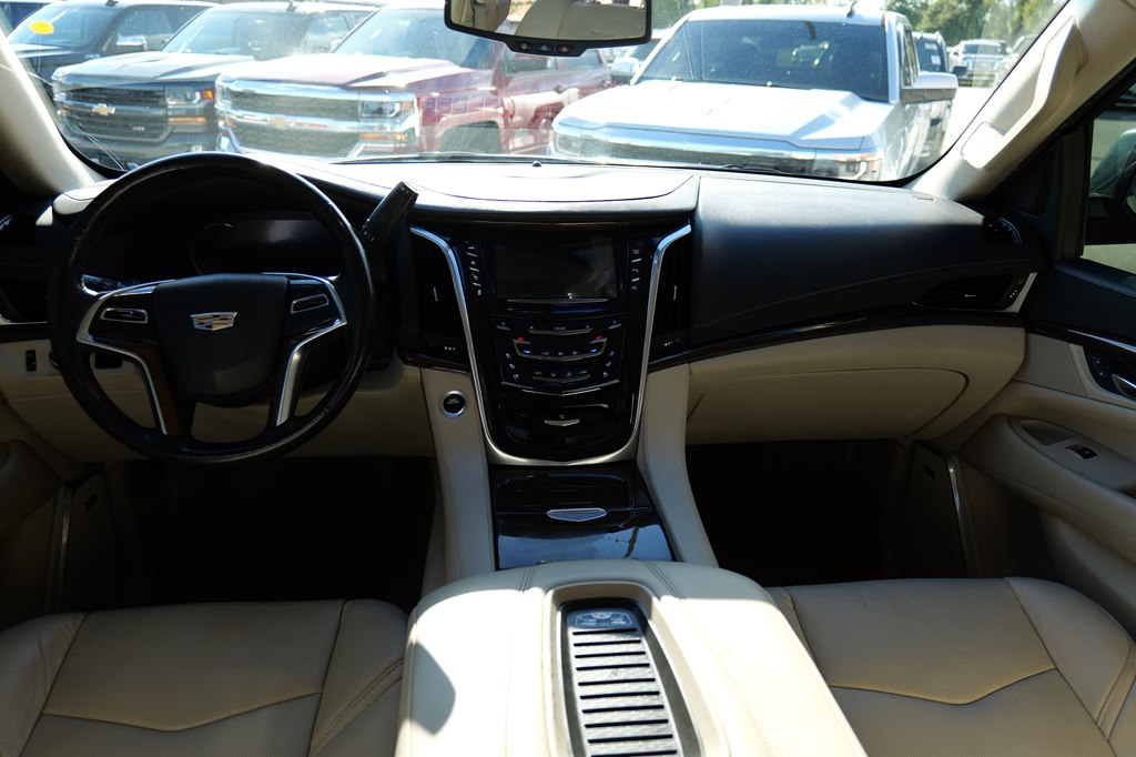 Photo 36 of this CADILLAC ESCALADE