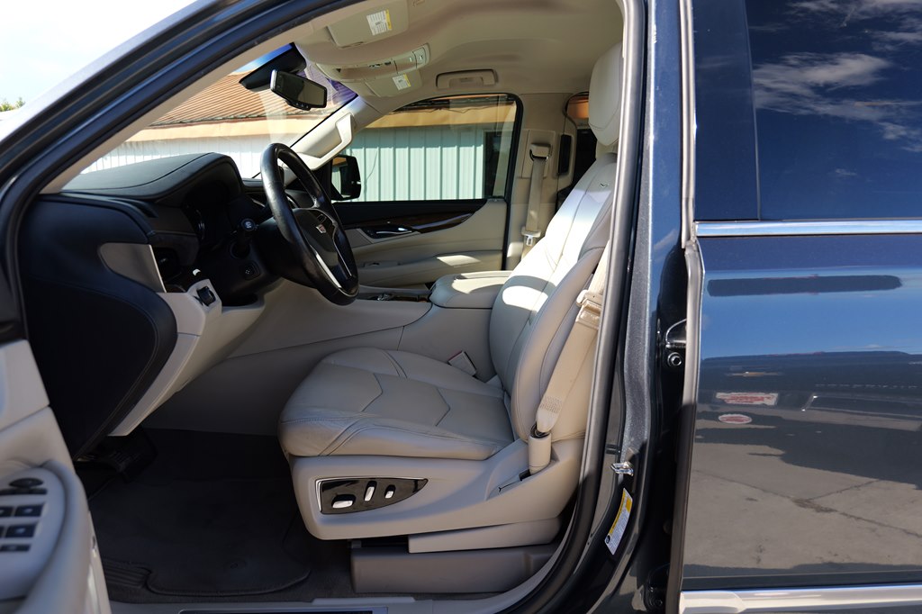 Photo 10 of this CADILLAC ESCALADE