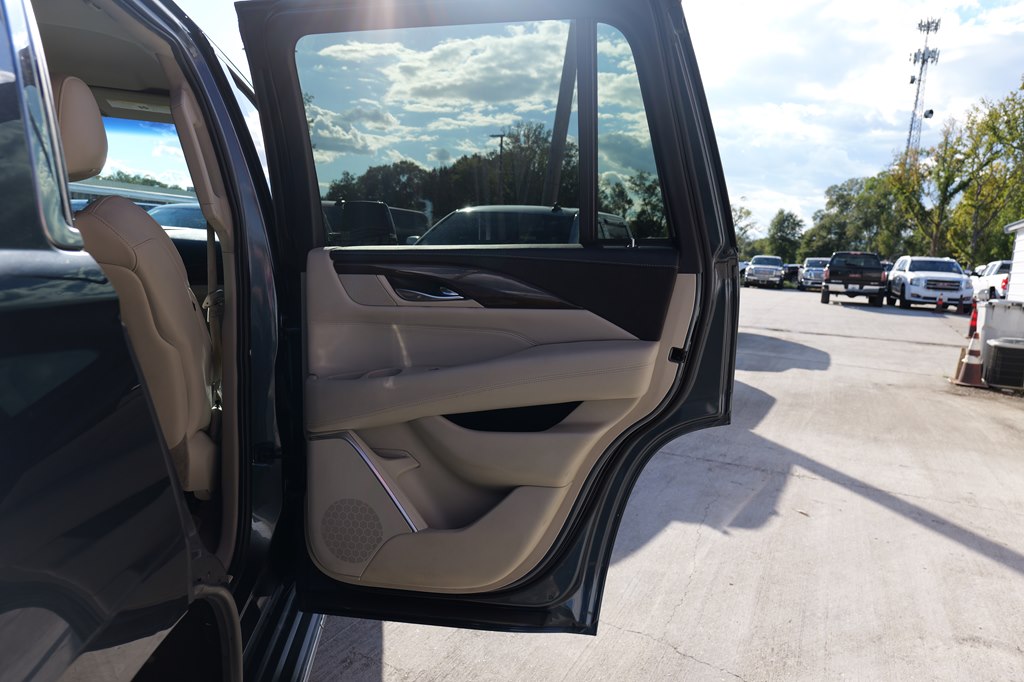 Photo 44 of this CADILLAC ESCALADE