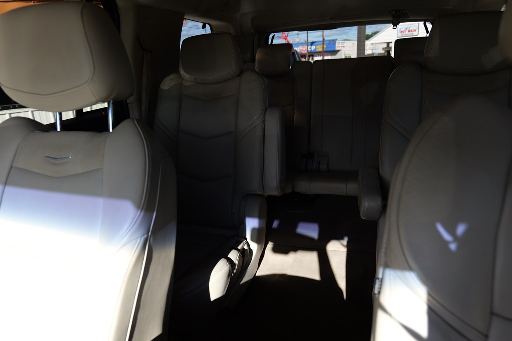 Photo 31 of this CADILLAC ESCALADE