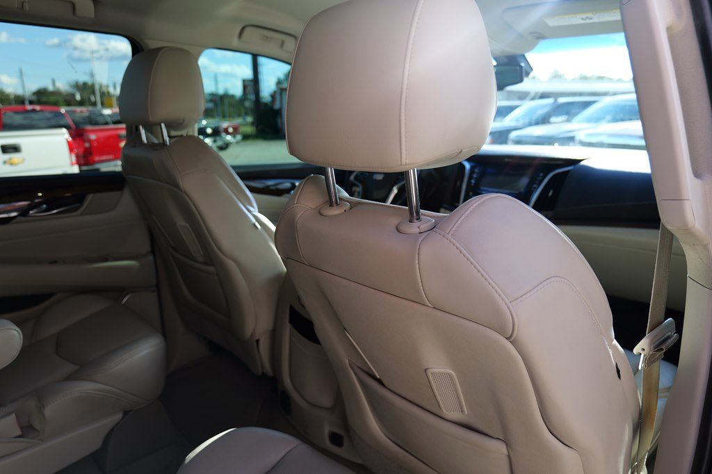 Photo 43 of this CADILLAC ESCALADE