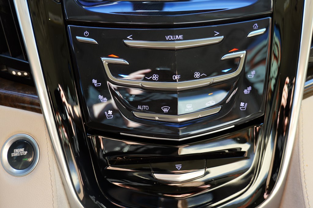 Photo 25 of this CADILLAC ESCALADE
