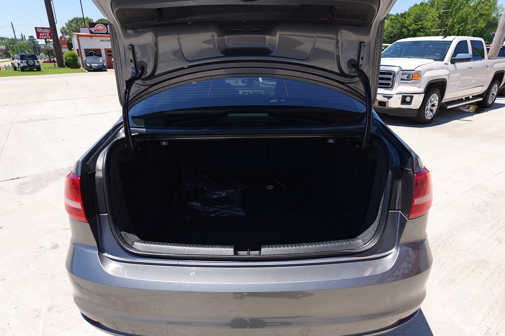 Used Car 2015 Volkswagen Jetta  Se For Sale Under $10,000 In Baker, Louisiana