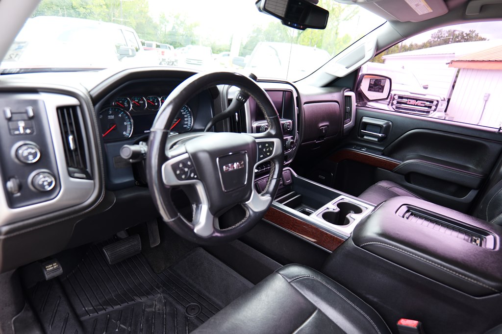 Photo 11 of this GMC SIERRA