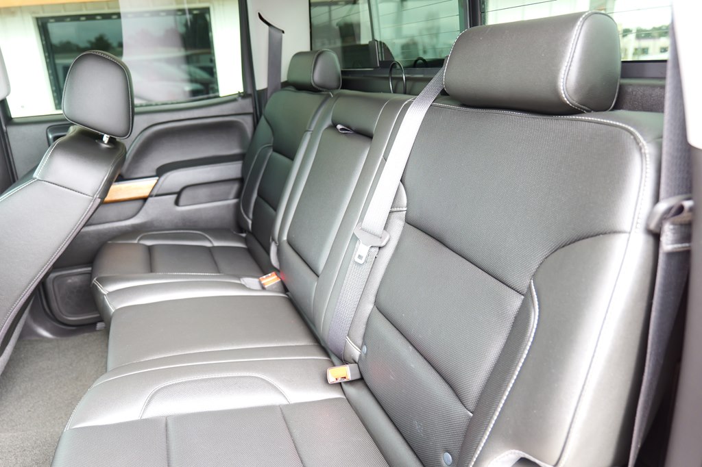 Photo 32 of this CHEVROLET SILVERADO 1500