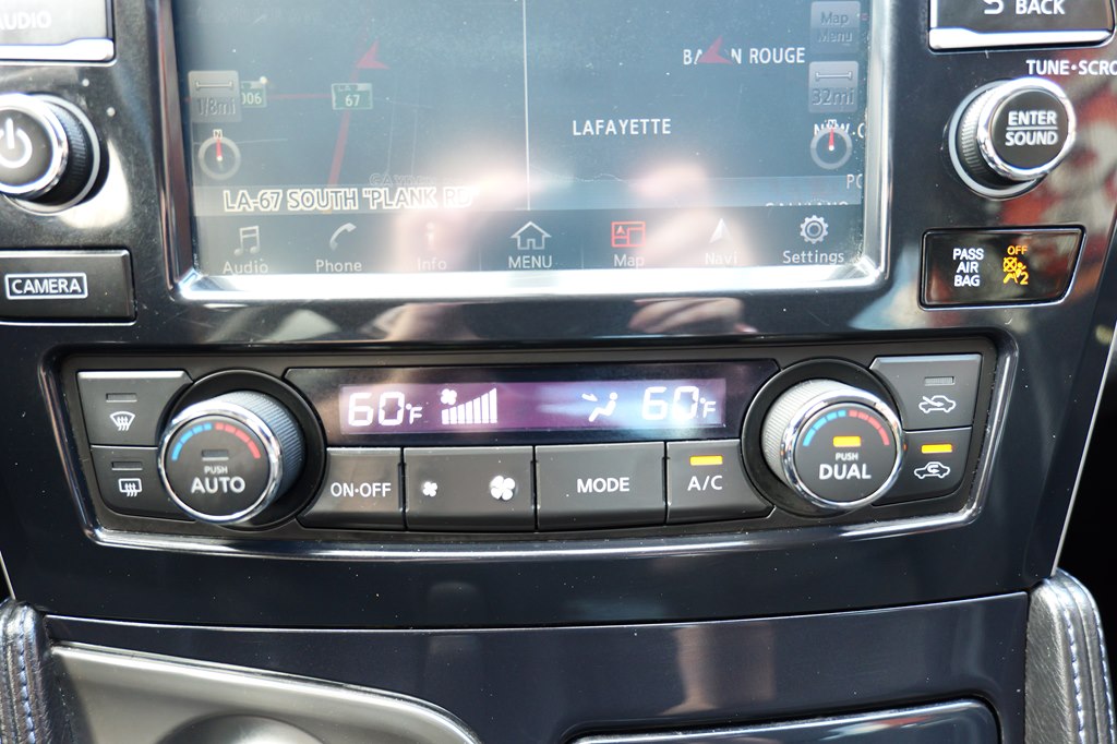 Photo 20 of this NISSAN MAXIMA