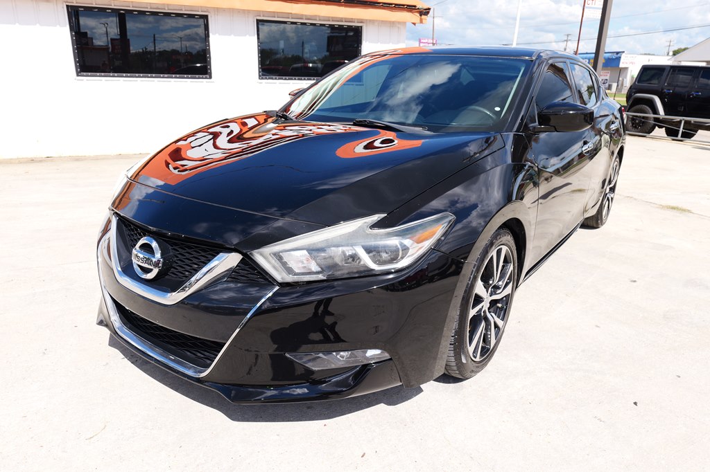 Photo 9 of this NISSAN MAXIMA