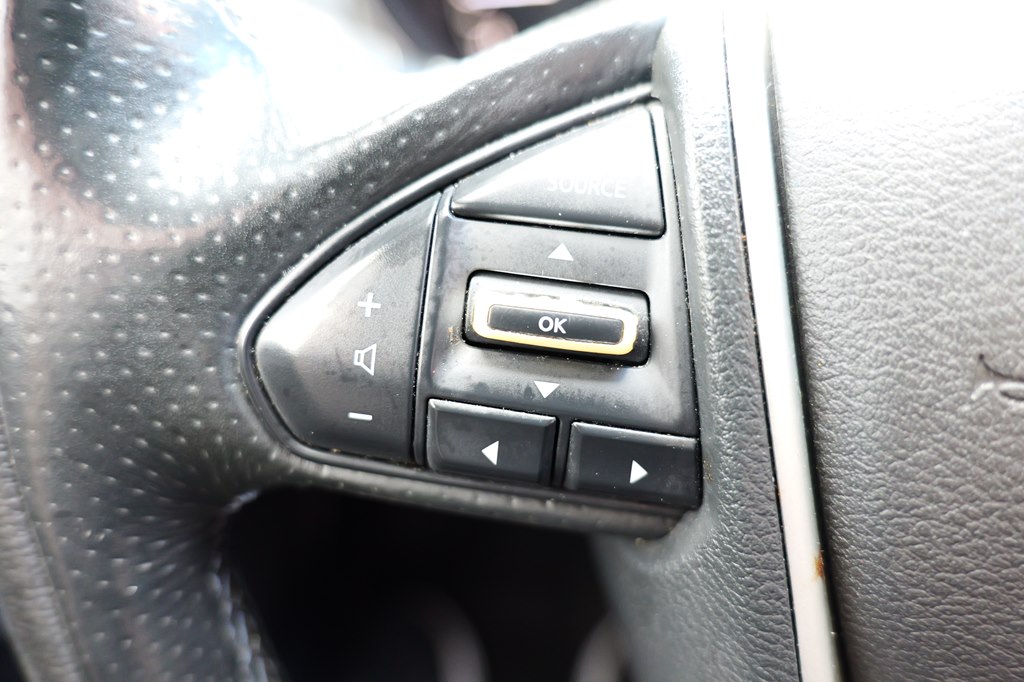Photo 18 of this NISSAN MAXIMA