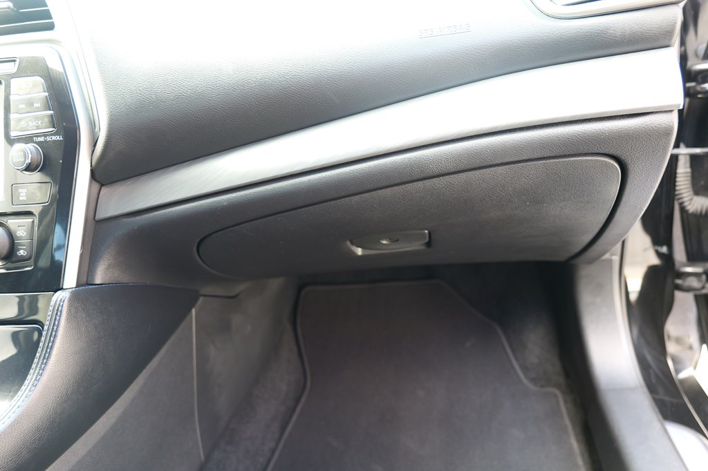 Photo 41 of this NISSAN MAXIMA