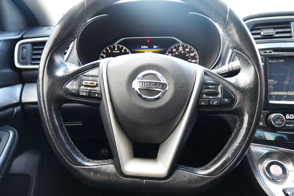 Photo 16 of this NISSAN MAXIMA
