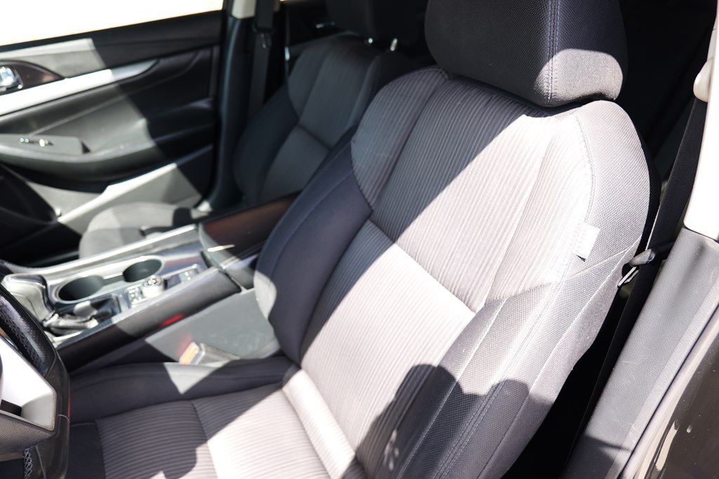 Photo 13 of this NISSAN MAXIMA