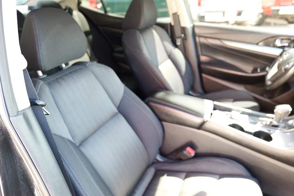 Photo 39 of this NISSAN MAXIMA